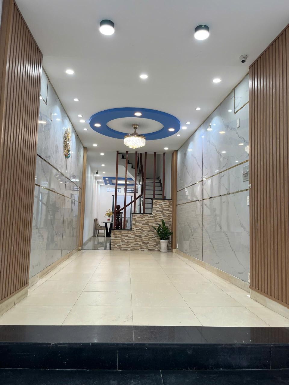 Nhà mặt tiền 5 tầng, Đường 10m, 75m2 – Lê Hoàng Phái QV - Ảnh chính